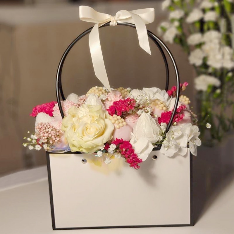 Portable Flower Box Kraft Paper Handy Gift Bag With Handhold Wedding Rose Party Gift Box Packaging Cardboard Box Bag For Wedding 