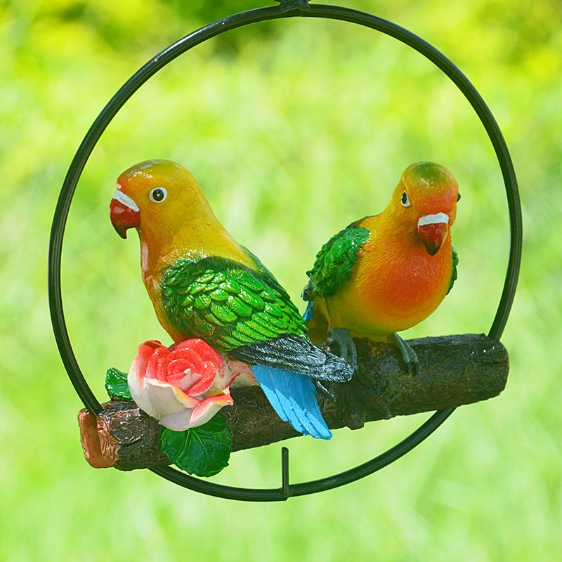 Creative Resin Parrot Hang On Tree Outdoor Garden Decoration Statue Animal Sculpture For Home Office Room Garden Decor Ornament 