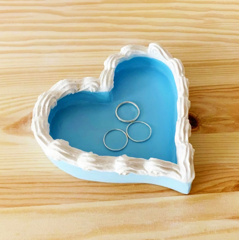 Heart-Shaped Resin Jewelry Organizer Tray for Rings, Necklaces, and Bracelets Color: Blue 
